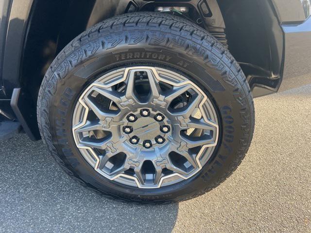 used 2025 GMC HUMMER EV SUV car, priced at $73,984