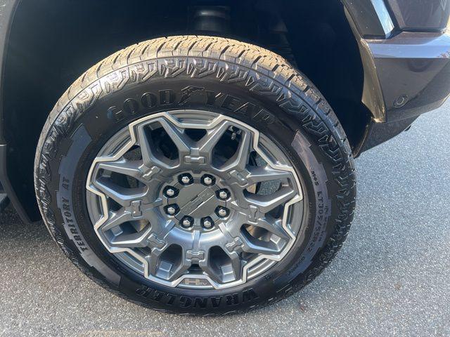 used 2025 GMC HUMMER EV SUV car, priced at $71,432