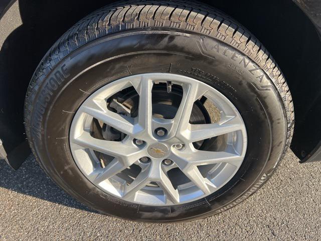 used 2024 Chevrolet Equinox car, priced at $21,986