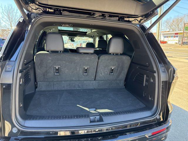 used 2024 Chevrolet Traverse car, priced at $48,487