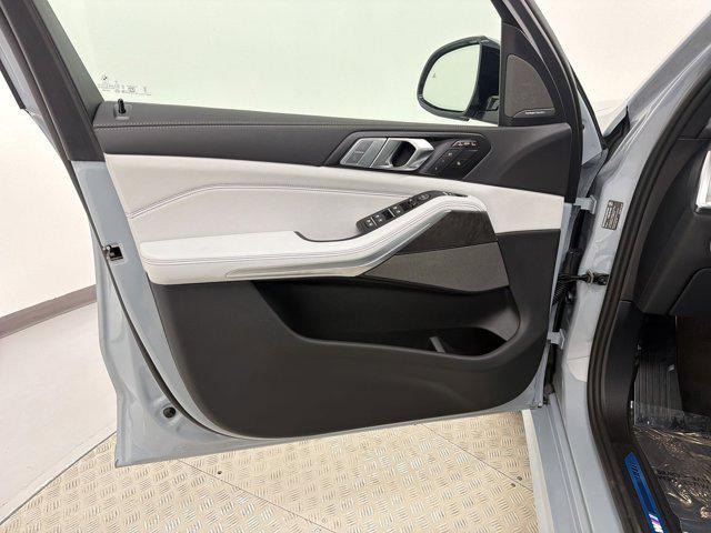 new 2026 BMW X7 car, priced at $102,610