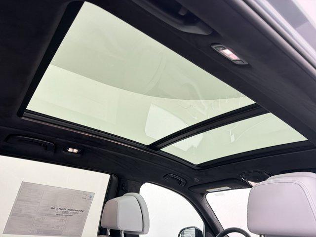 new 2026 BMW X7 car, priced at $102,610