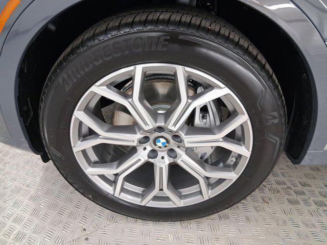 new 2026 BMW X7 car, priced at $93,290