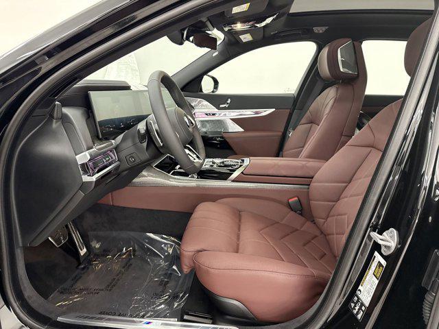 new 2025 BMW 760 car, priced at $133,580