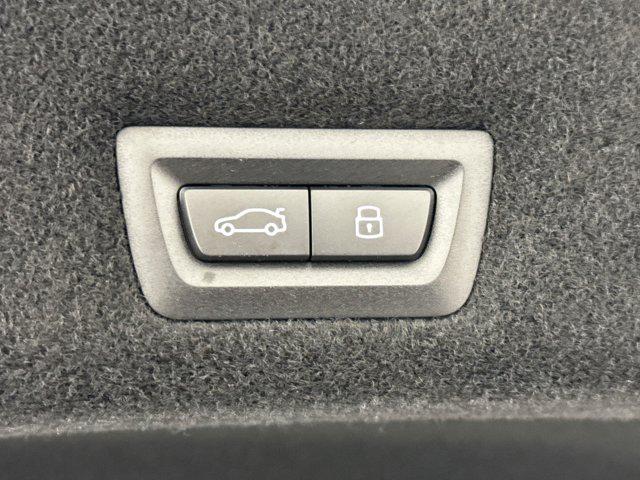 new 2025 BMW 760 car, priced at $133,580