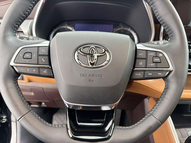 used 2021 Toyota Highlander car, priced at $38,689