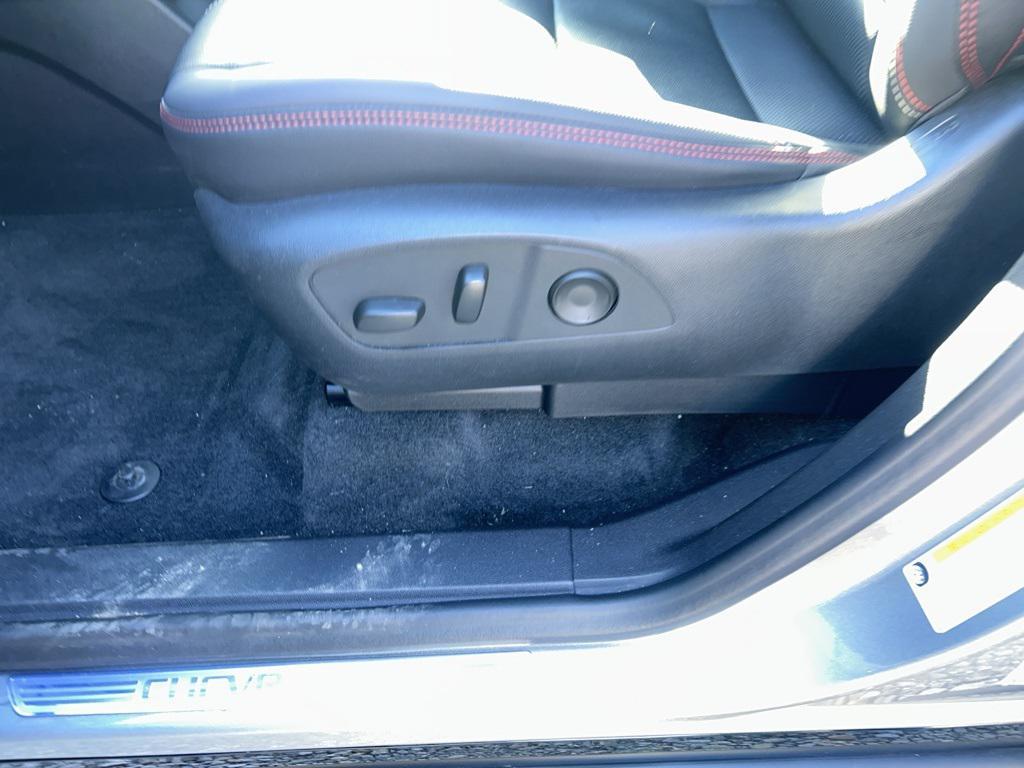 used 2024 Chevrolet Traverse car, priced at $47,980