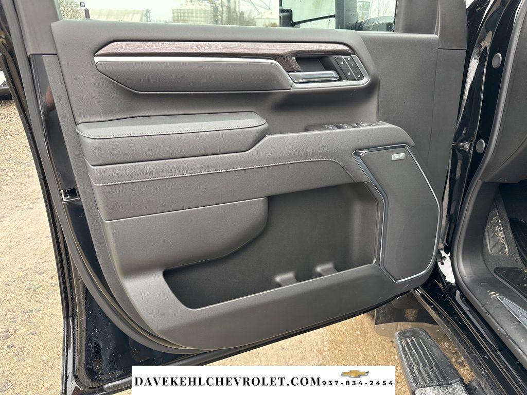 used 2025 Chevrolet Silverado 3500 car, priced at $69,980