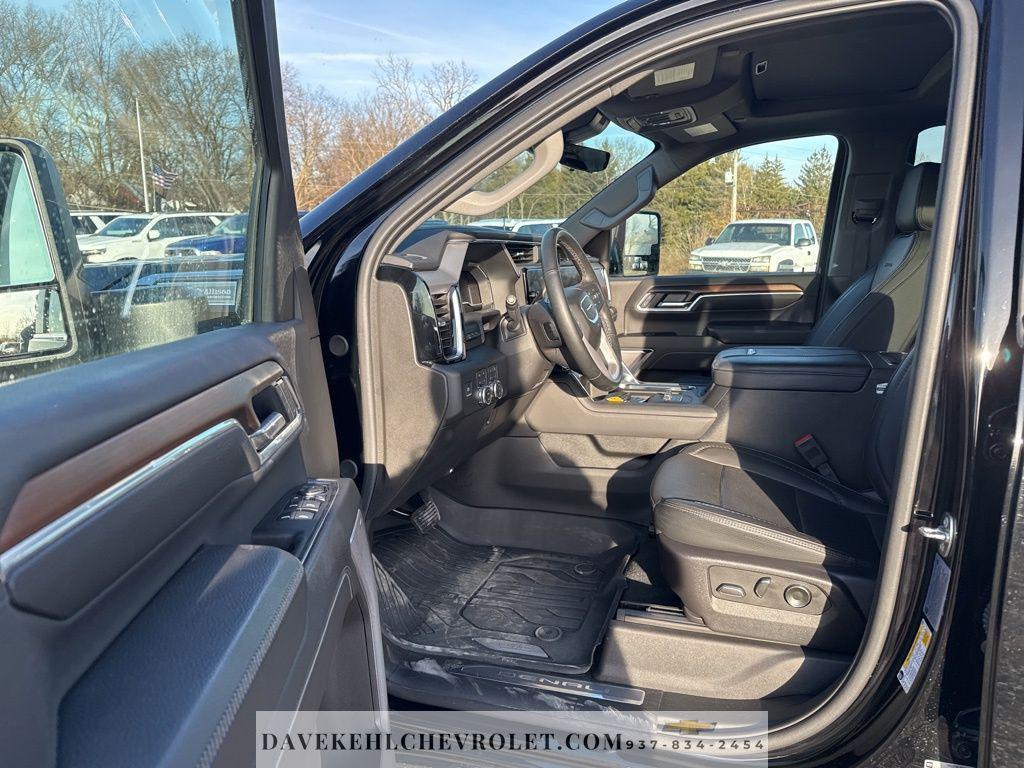 used 2025 GMC Sierra 2500 car, priced at $63,980