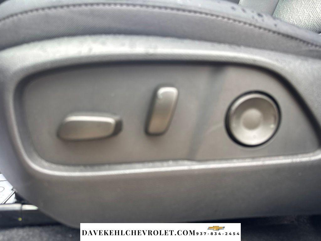 used 2025 Chevrolet Equinox car, priced at $26,980
