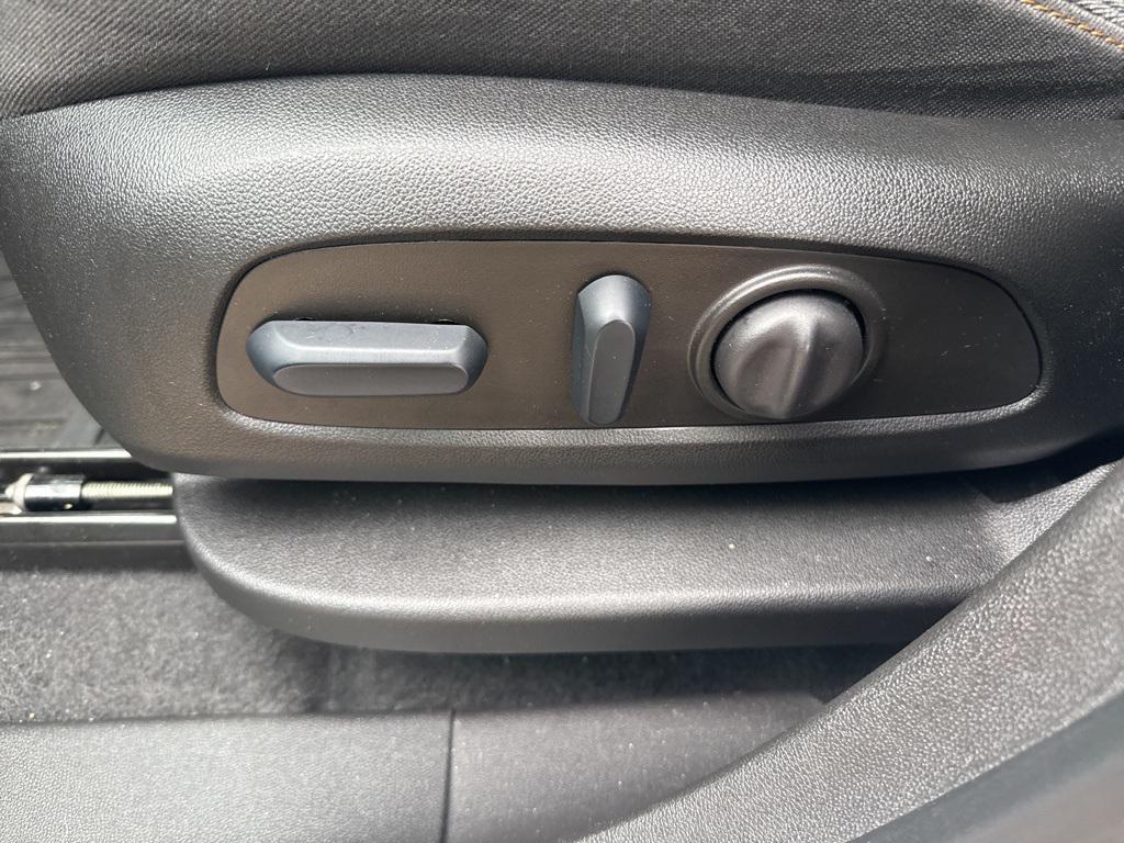 used 2023 Chevrolet Equinox car, priced at $18,980