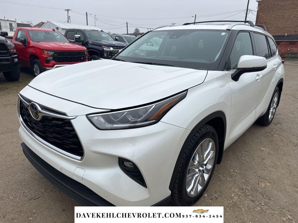 used 2020 Toyota Highlander car, priced at $31,980