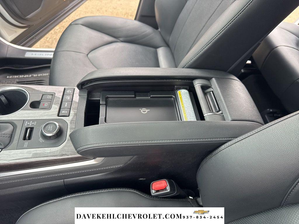 used 2020 Toyota Highlander car, priced at $31,980