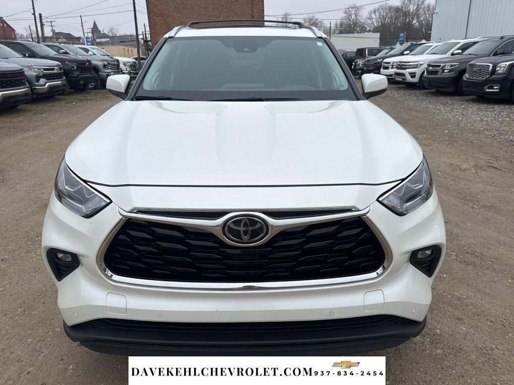 used 2020 Toyota Highlander car, priced at $31,980