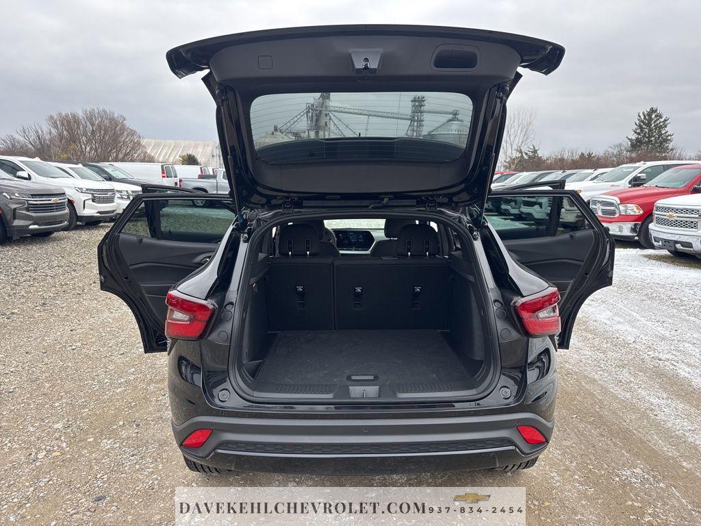 used 2025 Chevrolet Trax car, priced at $22,980