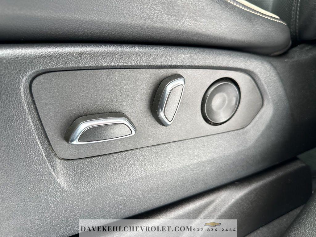 used 2022 Cadillac Escalade ESV car, priced at $57,980