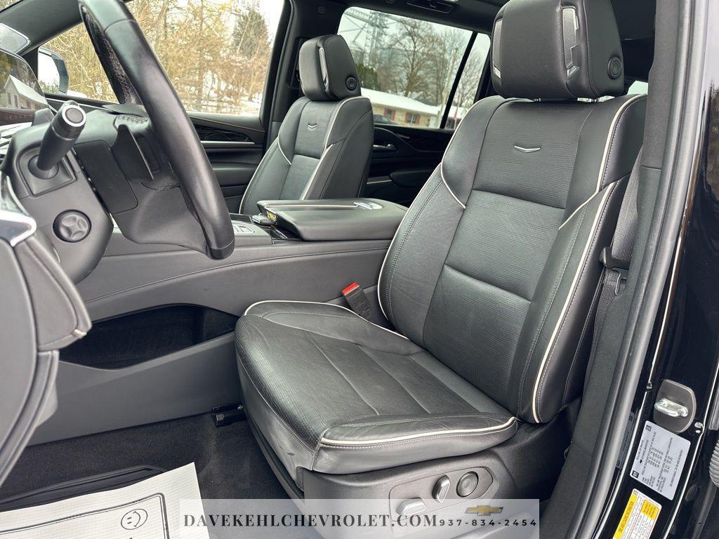 used 2022 Cadillac Escalade ESV car, priced at $57,980