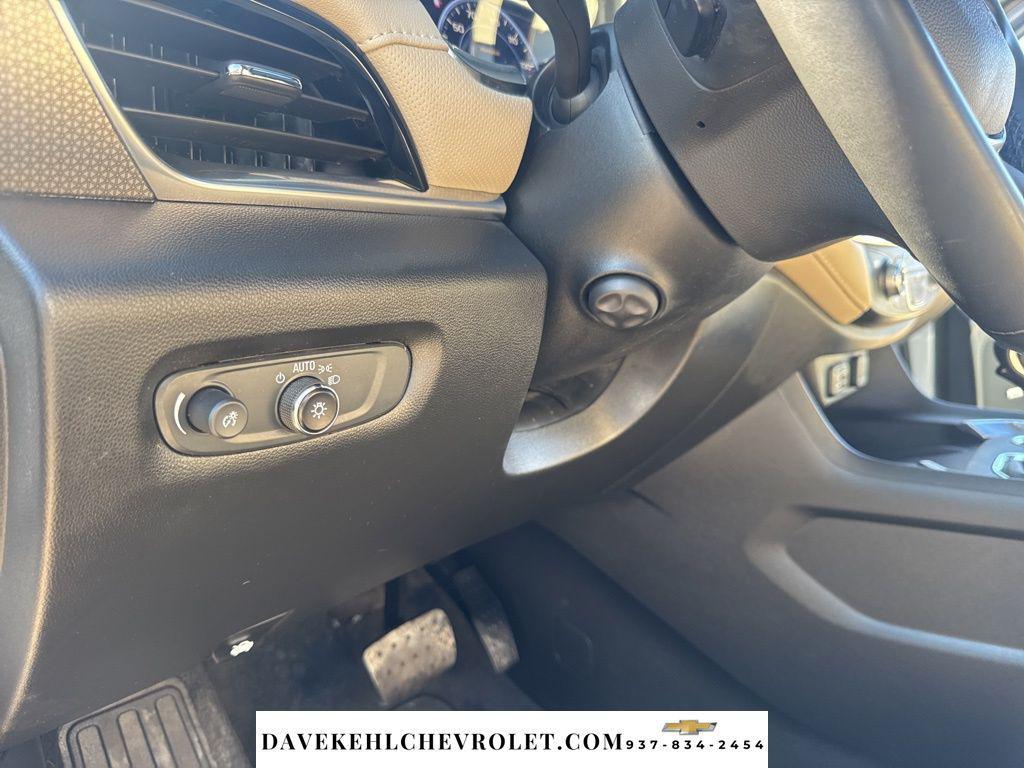 used 2023 Chevrolet Traverse car, priced at $31,980