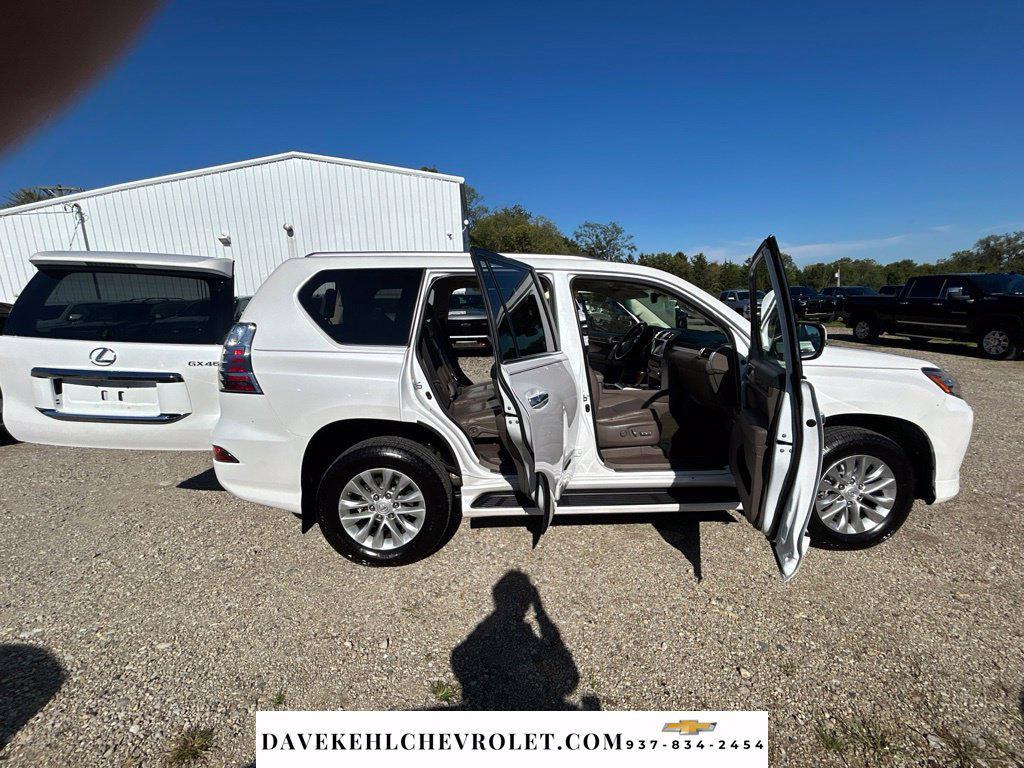 Lexus GX view 15