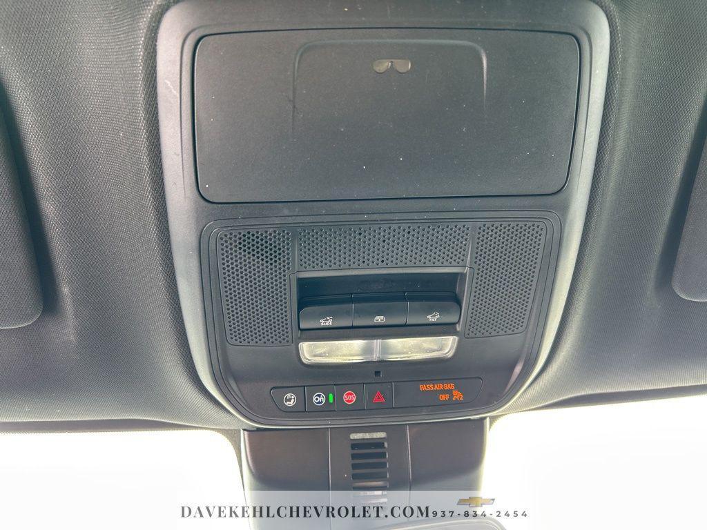 used 2025 Chevrolet Traverse car, priced at $43,980