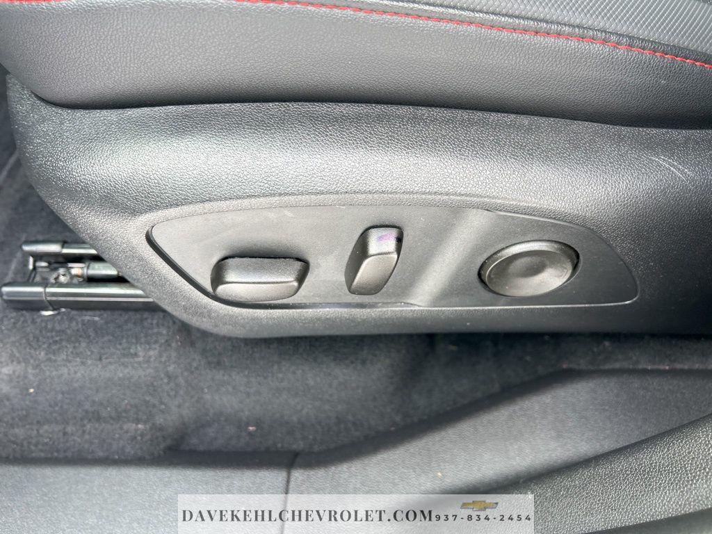 used 2025 Chevrolet Traverse car, priced at $43,980