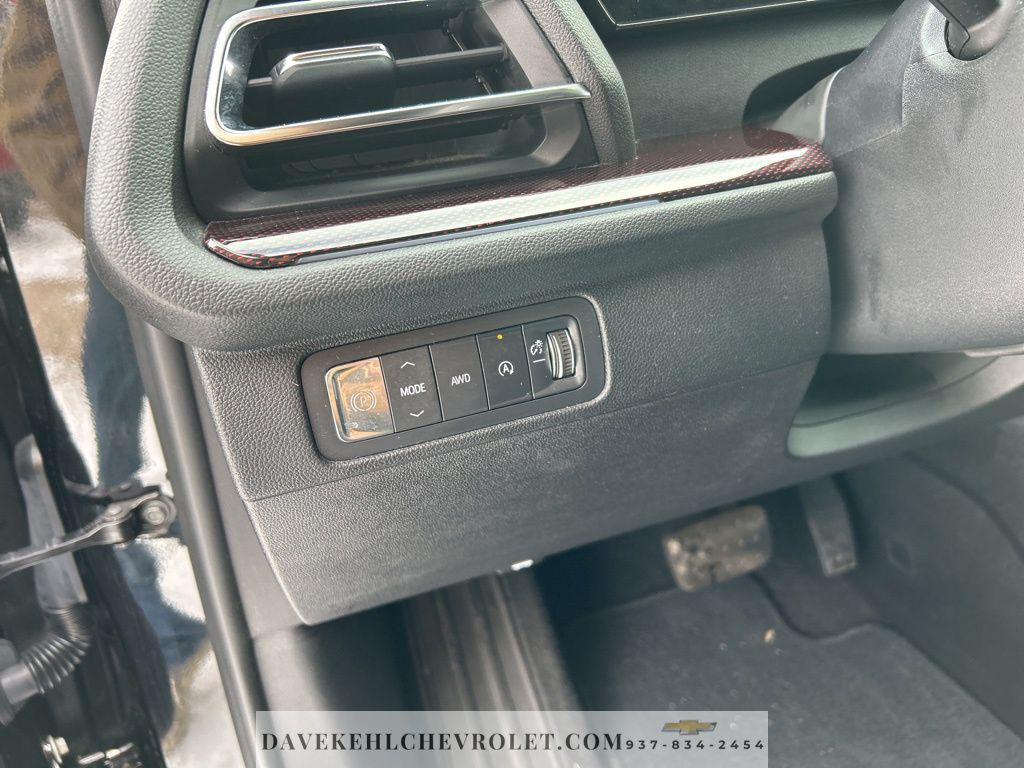 used 2025 Chevrolet Traverse car, priced at $43,980