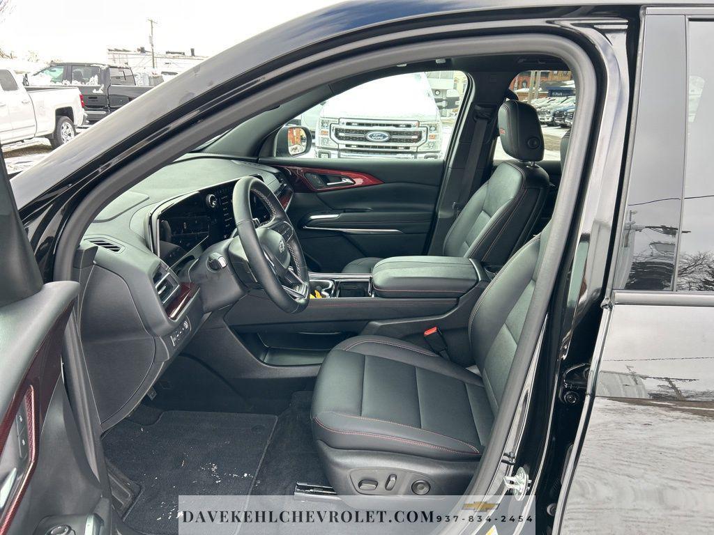 used 2025 Chevrolet Traverse car, priced at $43,980