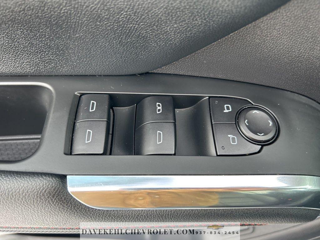 used 2025 Chevrolet Traverse car, priced at $43,980