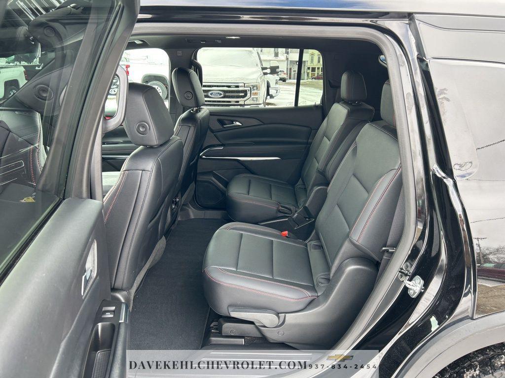 used 2025 Chevrolet Traverse car, priced at $43,980