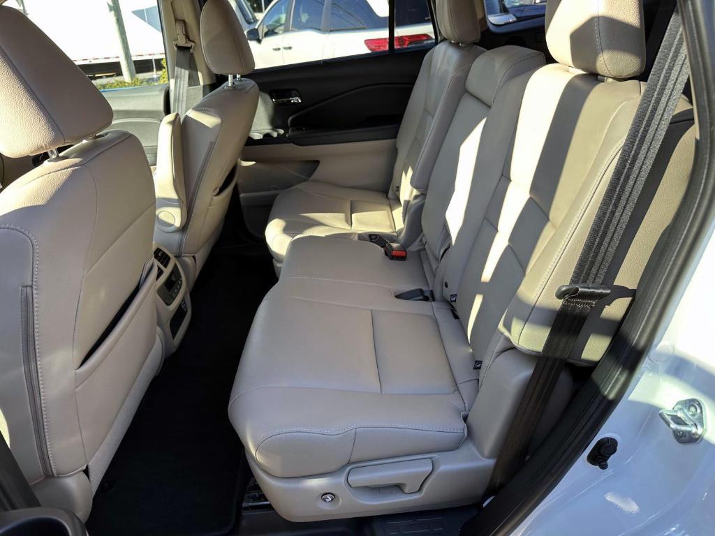 used 2022 Honda Pilot car, priced at $31,588