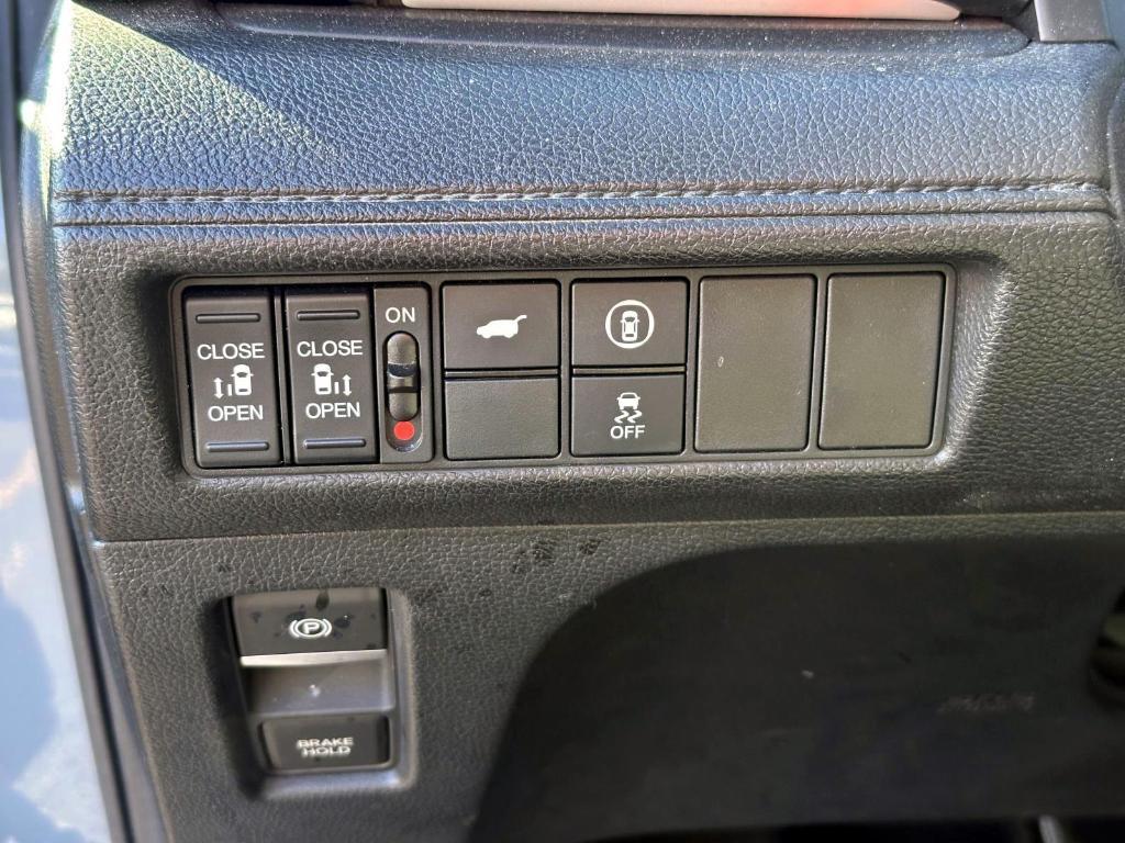 used 2024 Honda Odyssey car, priced at $30,990