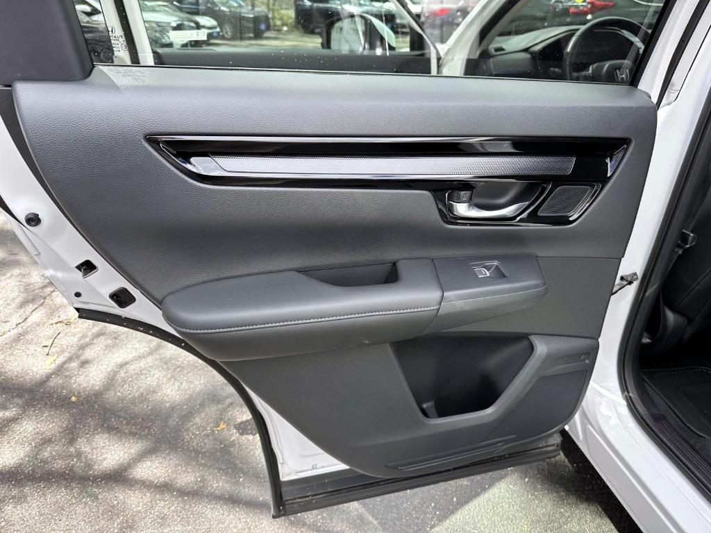 used 2025 Honda CR-V car, priced at $32,999