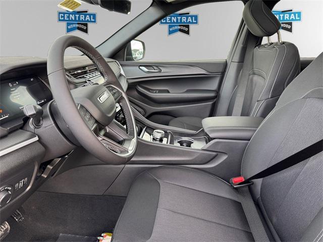 new 2025 Jeep Grand Cherokee car, priced at $44,170