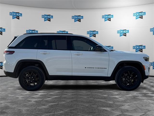 new 2025 Jeep Grand Cherokee car, priced at $46,135