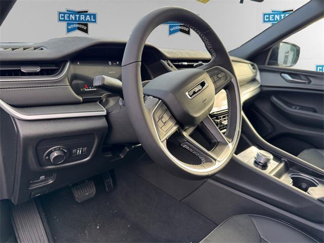 new 2025 Jeep Grand Cherokee car, priced at $46,730