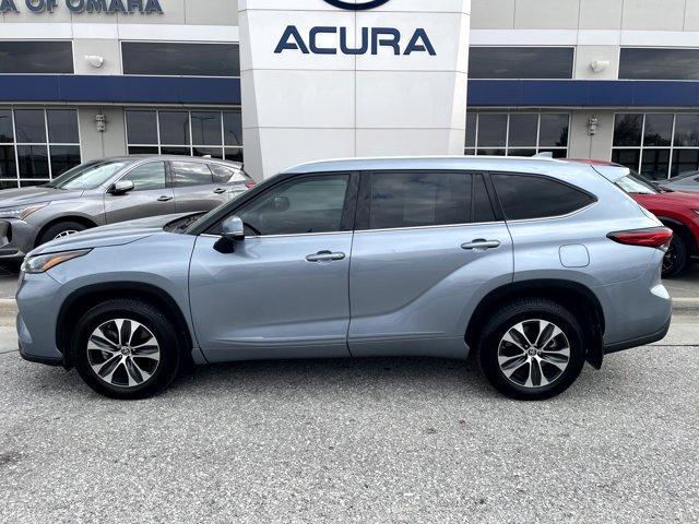 used 2021 Toyota Highlander car, priced at $28,988
