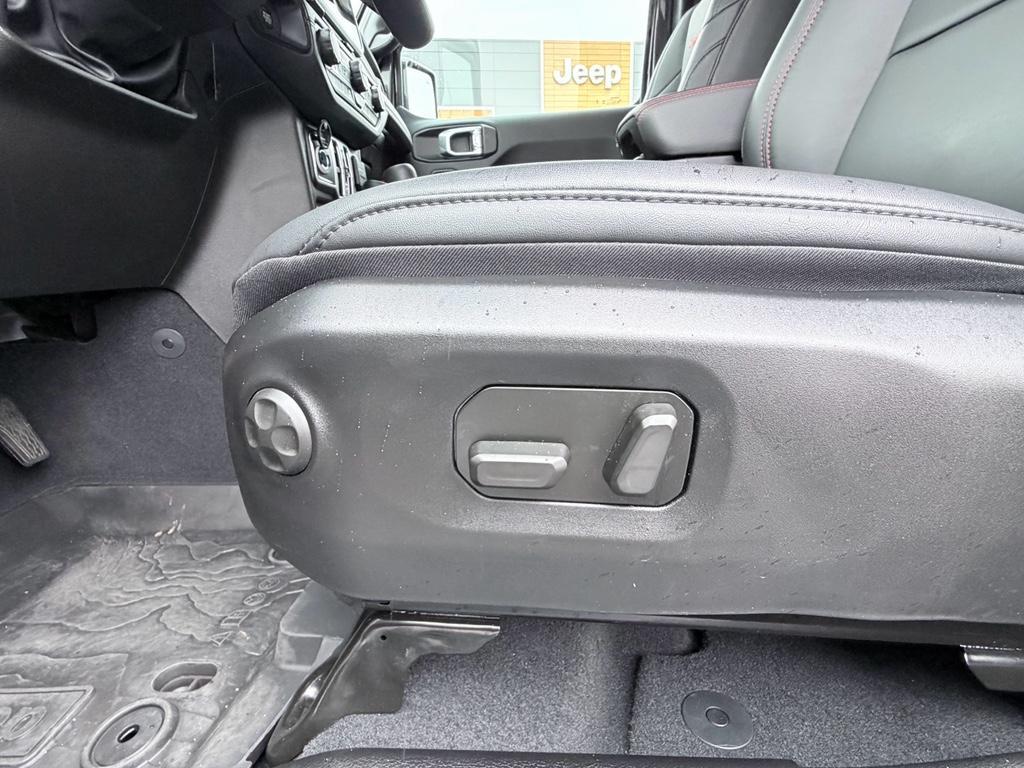 used 2025 Jeep Gladiator car, priced at $46,800