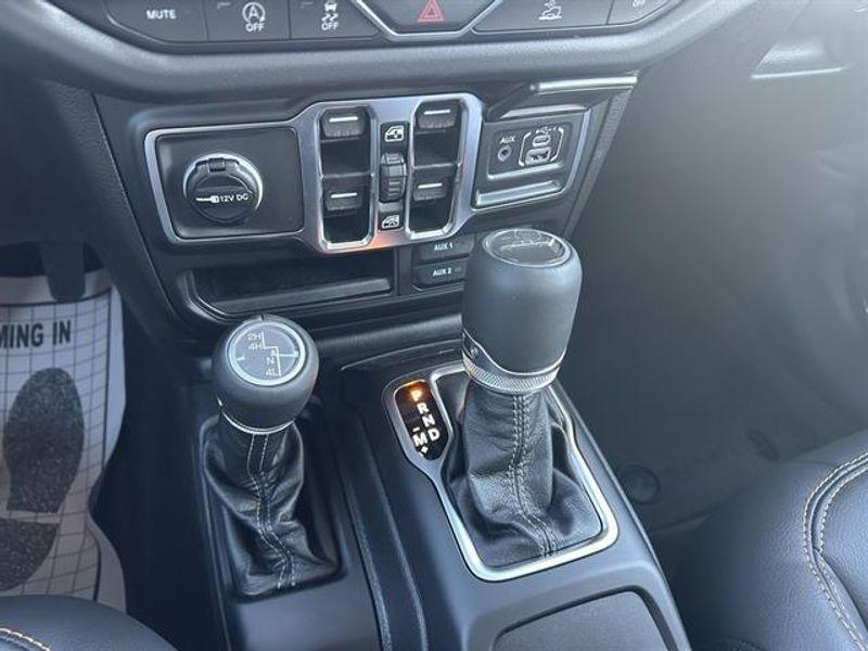 new 2025 Jeep Gladiator car, priced at $47,117