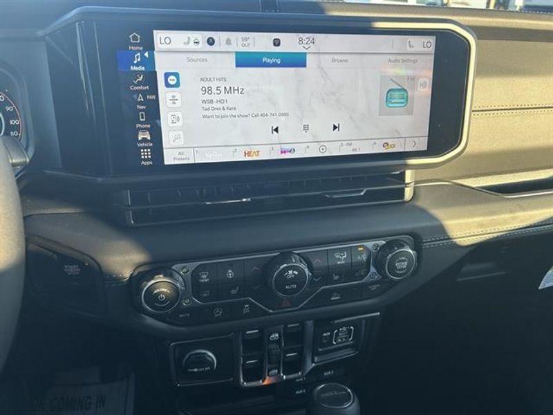 new 2025 Jeep Gladiator car, priced at $47,117