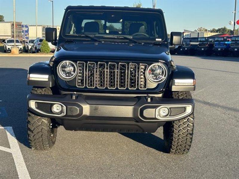 new 2025 Jeep Gladiator car, priced at $47,117