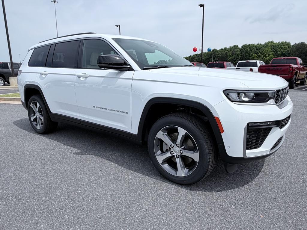 new 2026 Jeep Grand Cherokee L car, priced at $46,427