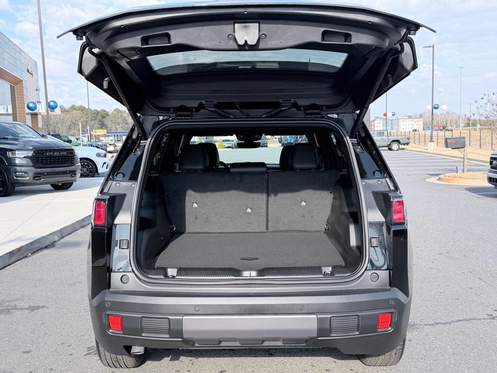 new 2026 Jeep Cherokee car, priced at $43,085