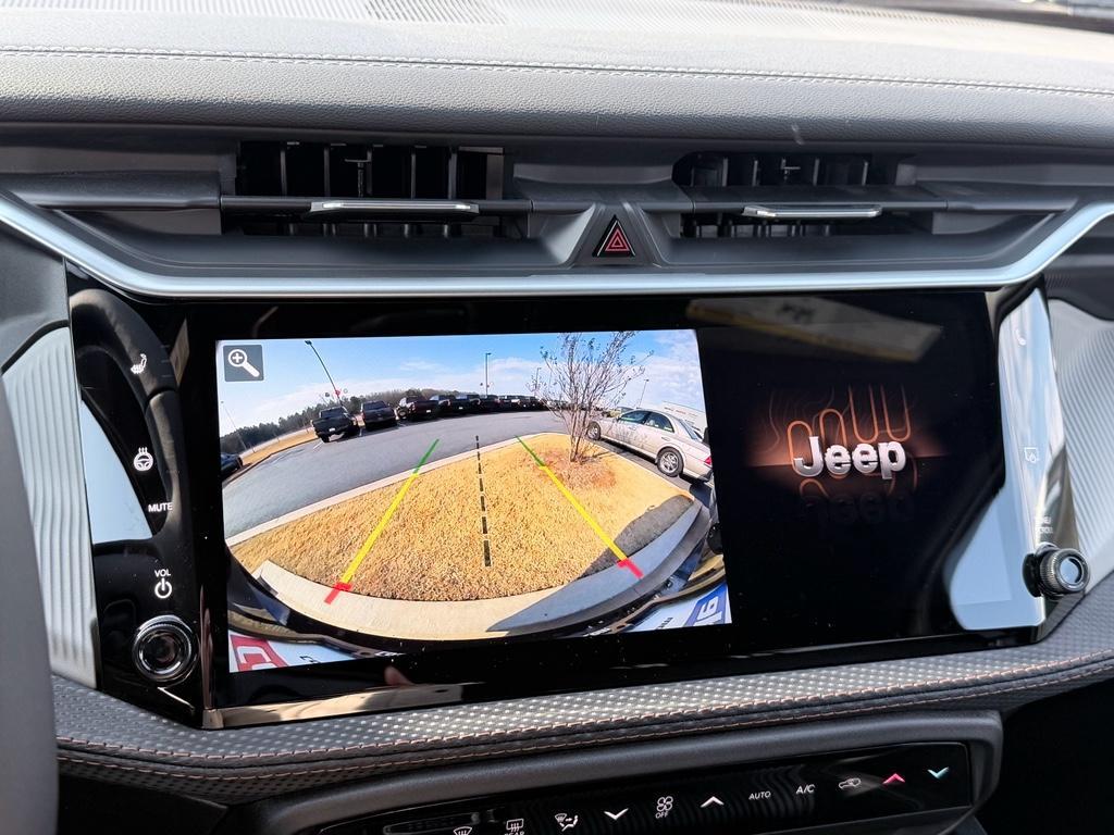 new 2026 Jeep Cherokee car, priced at $43,085