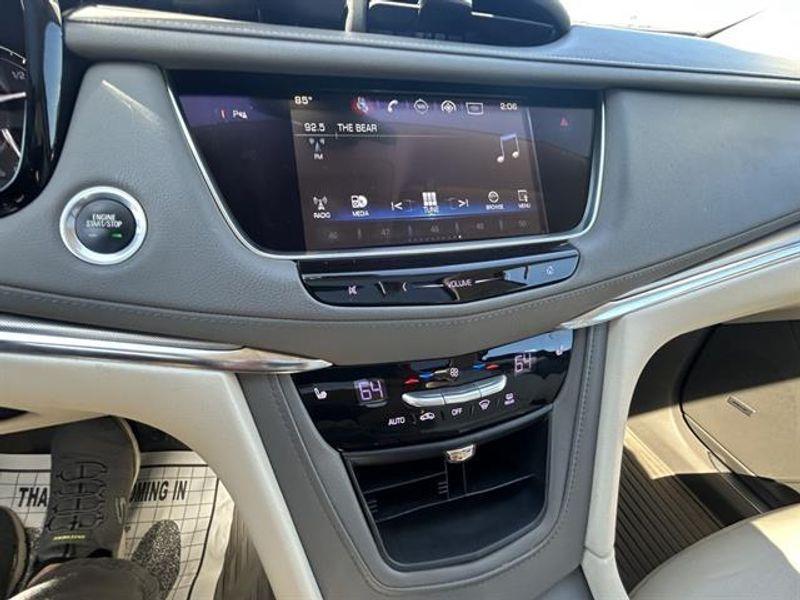 used 2017 Cadillac XT5 car, priced at $14,900