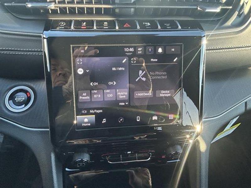 new 2025 Jeep Grand Cherokee car, priced at $34,421