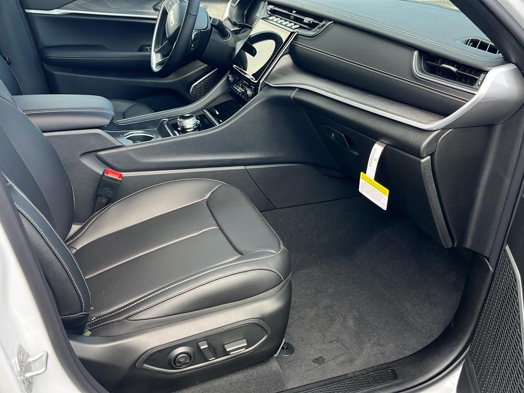 new 2025 Jeep Grand Cherokee L car, priced at $49,245