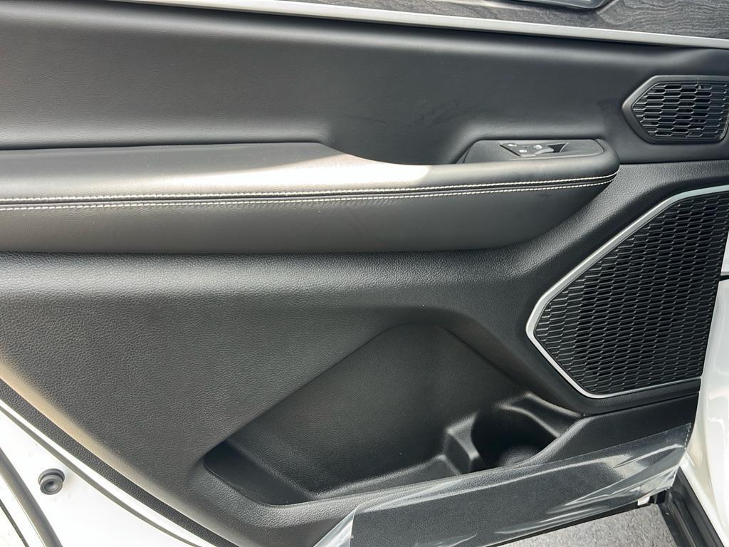 new 2025 Jeep Grand Cherokee L car, priced at $49,245