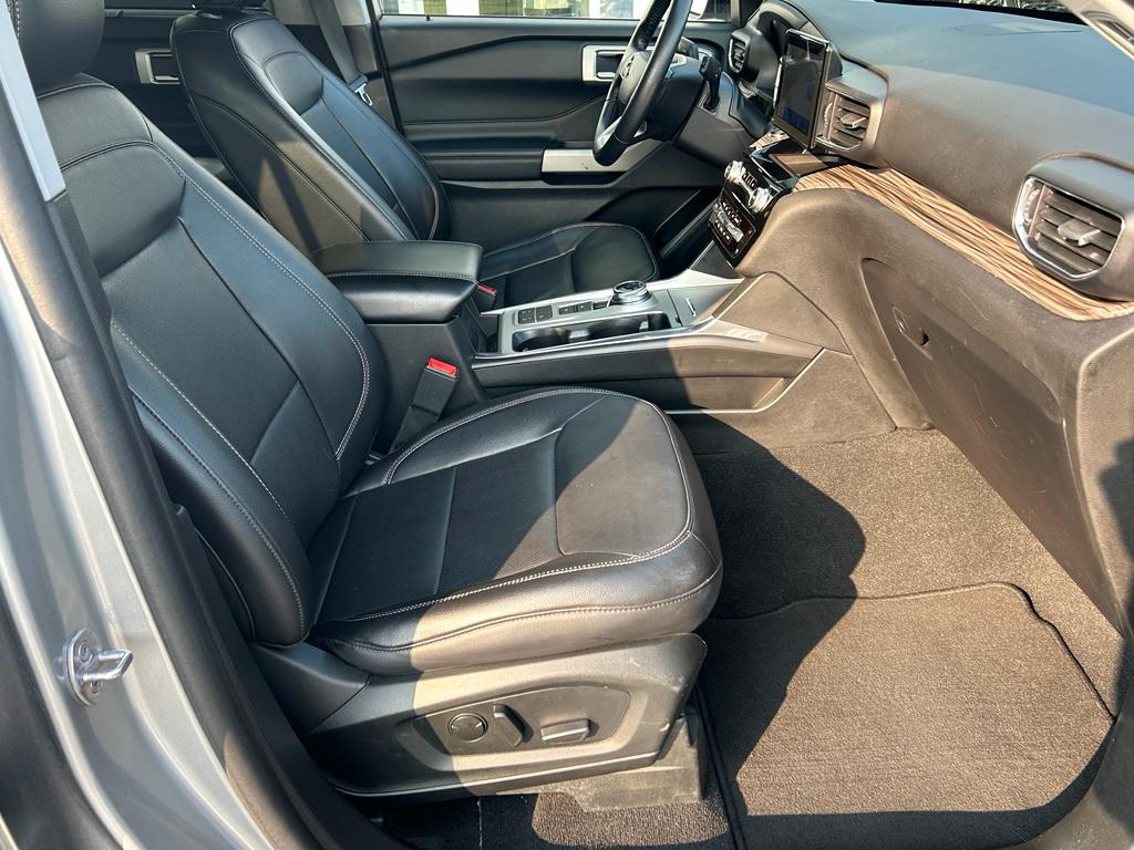 used 2023 Ford Explorer car, priced at $29,900