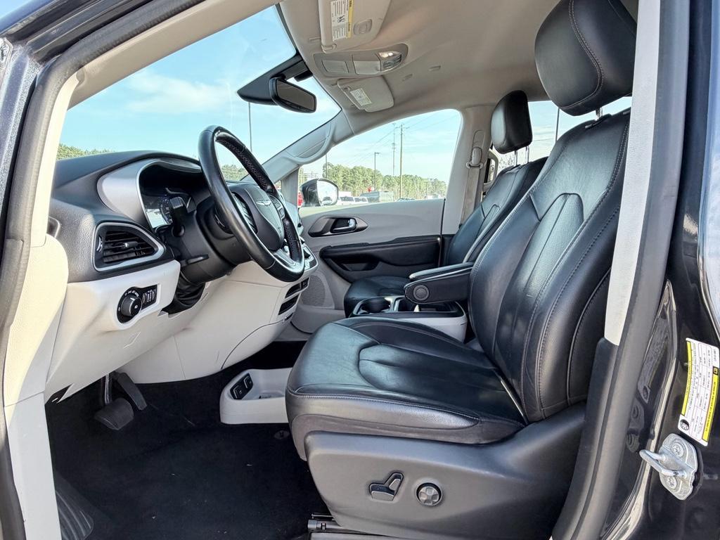 used 2020 Chrysler Pacifica car, priced at $15,800