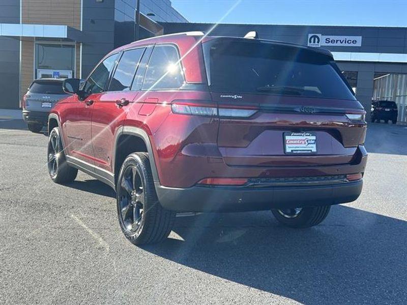 new 2025 Jeep Grand Cherokee car, priced at $40,293